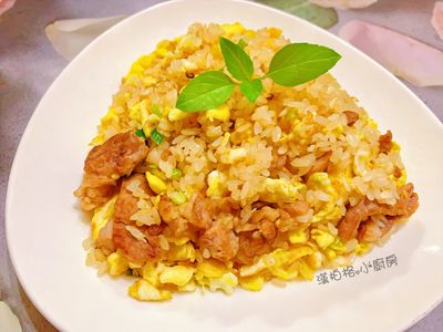 粒粒分明 肉絲蛋炒飯