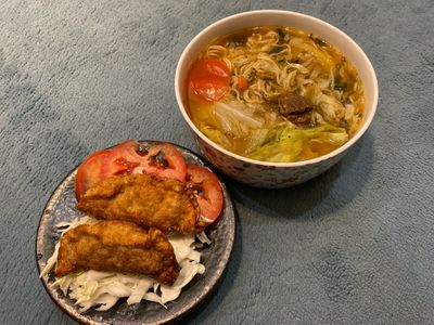 炸花雕酸菜牛肉麵金元寶