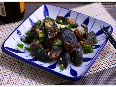 參考食譜 : 椒鹽炸皮蛋