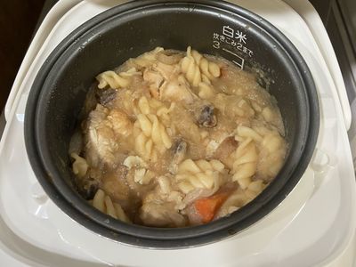 飯鍋燉蘋果雞腿義大利麵（副食品）
