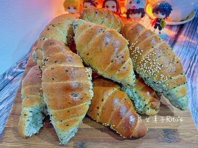 參考食譜 : 芝麻麵包捲
