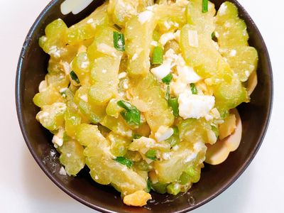 參考食譜 : 苦瓜炒鹹蛋