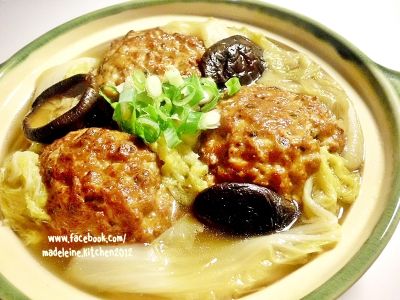 參考食譜 : 「我的廚房小心機 –紅燒獅子頭」