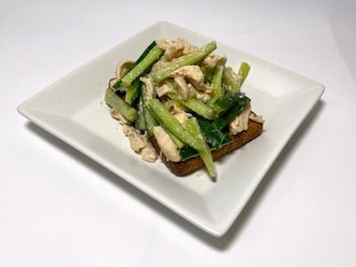 生酮食譜|胡麻小黃瓜雞絲吐司
