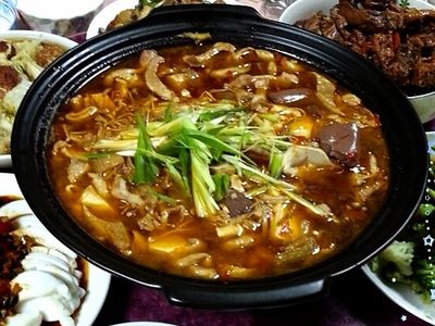 參考食譜 : 不一樣的五更腸旺火鍋