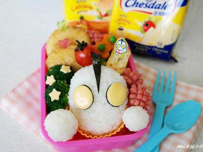 參考食譜 : 【芝司樂料理東西軍】鹹蛋超人便當