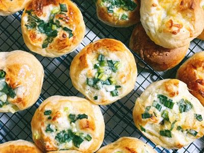 參考食譜 : 蔥花肉鬆麵包（冷藏發酵法）