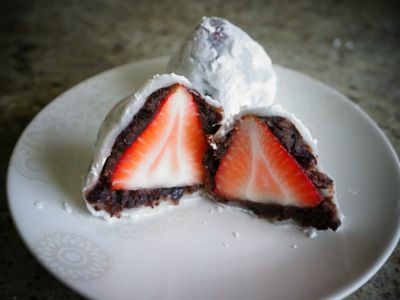 參考食譜 : 草莓大福 Strawberry+red bean Mochi( Ichigo Daifuku)