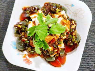 涼拌皮蛋豆腐