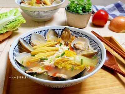 蕃茄蛤蜊豆腐麵