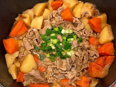 馬鈴薯紅蘿蔔燉肉