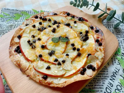 蘋果酪梨巧克力披薩