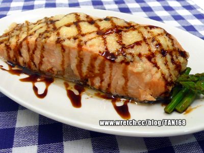 參考食譜 : ♥ ♥蒜蓉油膏烤鮭魚♥ ♥ ＜紙包魚4＞