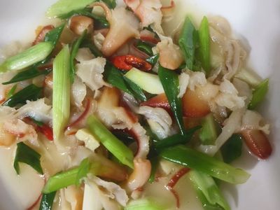 蔥爆白玉蘭花蚌