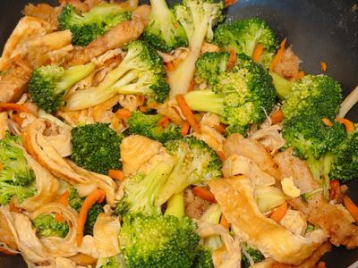 椒鹽豆乾豆包拌炒花椰菜