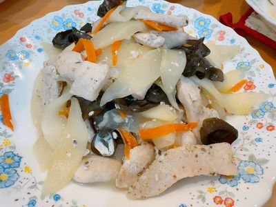 大黃瓜木耳炒迷迭香雞胸
