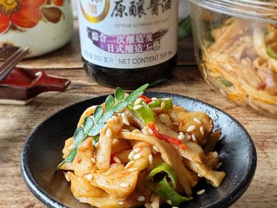 蒜辣醬香：涼拌手撕杏鮑菇