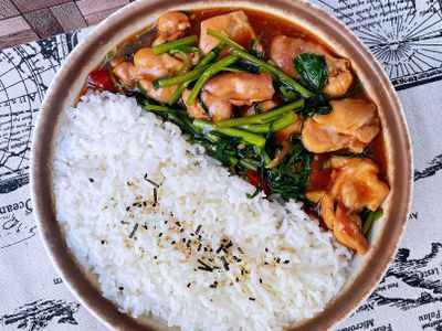沙茶雞肉燴飯