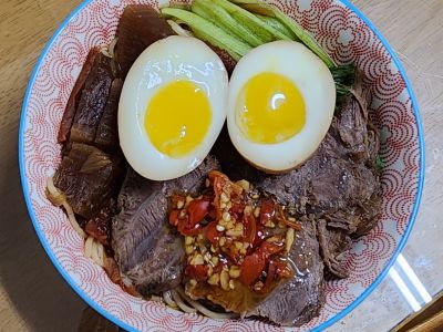 溏心蛋牛肉麵