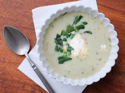 馬齒莧濃湯佐威士忌優格