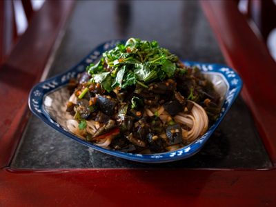 紅油皮蛋麵
