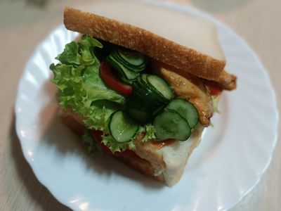 三層醬燒雞里肌三明治