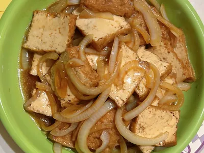 黃金豆腐炒洋蔥