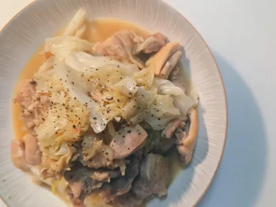 蒜香麻油雞腿炒高麗菜