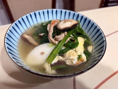 茼蒿年糕湯