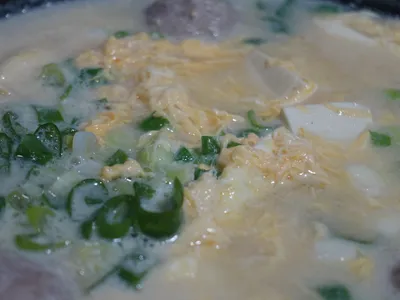 雞蛋豆腐貢丸味噌湯