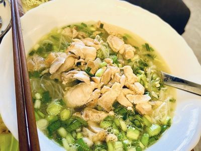 青蔥雞湯米粉
