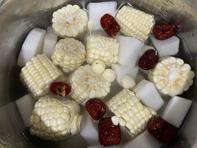 電鍋紅棗玉米蓮子山藥湯