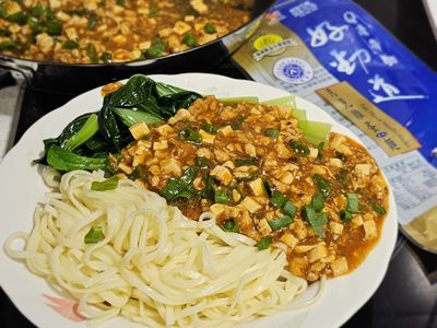 麻婆豆腐拌麵／統一好勁道月見雞蛋風味麵