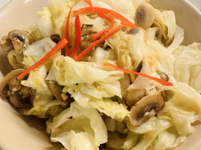 蒜香洋菇高麗菜