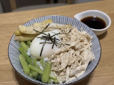 胡麻蘆筍玉米筍烏龍冷/熱麵
