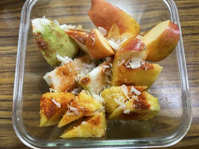自製鹽漬紅椒檸檬堅果水果盤 🍍🍎