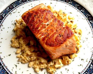 嫩煎鮭魚佐黑松露炒蛋