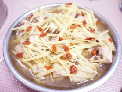 參考食譜 : 超簡易姜絲蒸雞腿