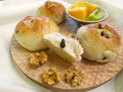 蘭姆葡萄核桃小餐包