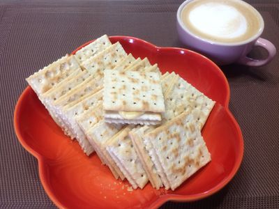 自己動手作團購美食〜牛軋糖蘇打餅