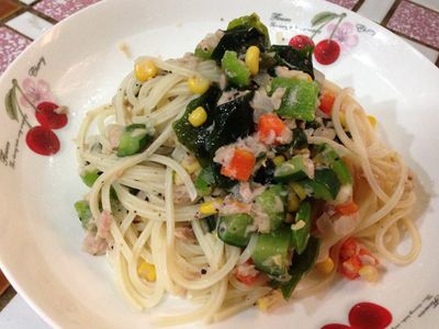 涼拌鮪魚蔬菜義大利麵