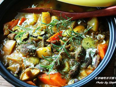 【七夕食譜】紅酒咖哩香草燉牛肉