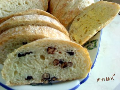 參考食譜 : 【烘培筆記】免揉。鄉村麵包