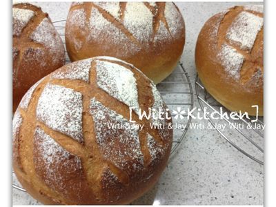 參考食譜 : [Witi✿Kitchen]鮮奶核桃麵包