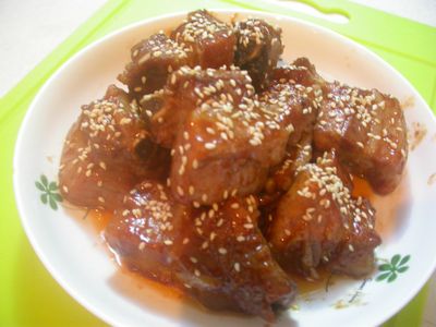 參考食譜 : 《eagle的廚房》醬燒排骨