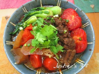 參考食譜 : 番茄牛肉麵