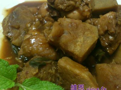 參考食譜 : 芋燒悶雞