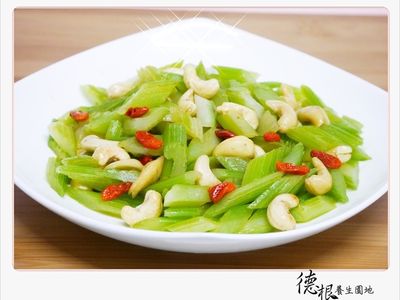 參考食譜 : 腰果炒西芹