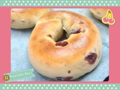 草莓優酪乳貝果