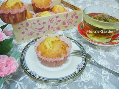 參考食譜 : (簡單‧無泡打粉)蜂蜜杯子蛋糕